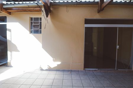 Casa para alugar com 200m², 3 quartos e 2 vagasQuintal