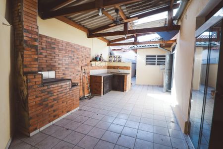 Casa para alugar com 200m², 3 quartos e 2 vagasQuintal
