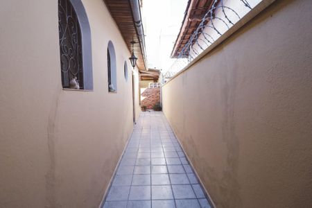 Casa para alugar com 200m², 3 quartos e 2 vagasCorredor