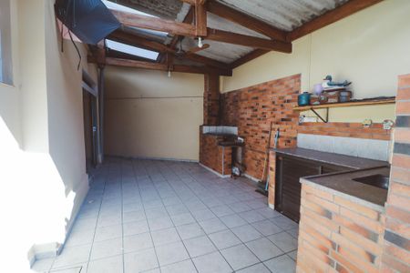 Casa para alugar com 200m², 3 quartos e 2 vagasQuintal