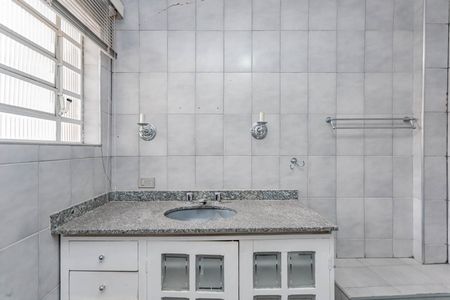 Casa à venda com 210m², 3 quartos e sem vagaBanheiro da Suíte