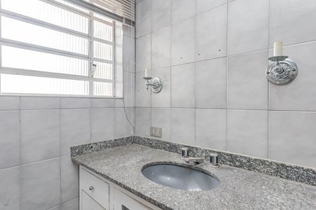 Casa à venda com 210m², 3 quartos e sem vagaBanheiro da Suíte