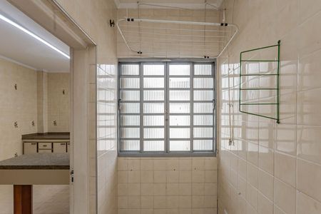 Casa à venda com 210m², 3 quartos e sem vagaÁrea de Serviço