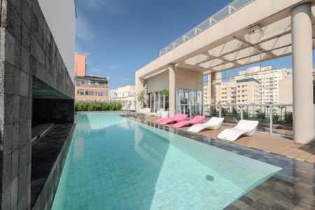 Studio à venda com 32m², 1 quarto e sem vagaÁrea comum - Piscina