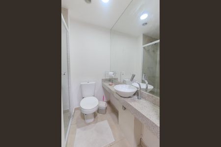 Banheiro social de kitnet/studio para alugar com 1 quarto, 32m² em Consolação, São Paulo