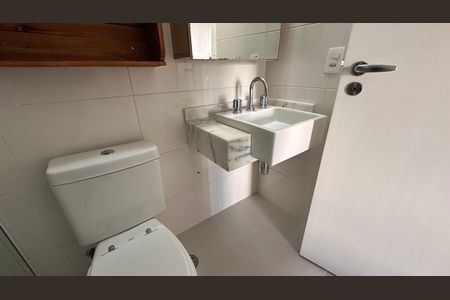 Banheiro da suíte de apartamento à venda com 1 quarto, 53m² em Campo Belo, São Paulo