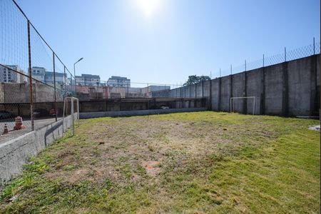 Apartamento para alugar com 78m², 2 quartos e 2 vagas Apartamento para alugar com 78m², 2 quartos e 2 vagasÁrea comum - Campo de futebol