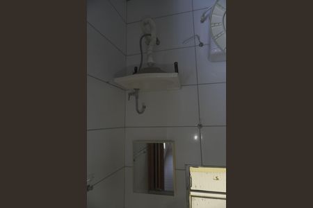 Banheiro social de casa para alugar com 1 quarto, 60m² em Itaquera, São Paulo