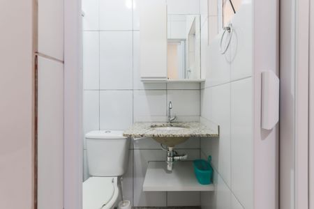 Banheiro de casa para alugar com 1 quarto, 25m² em Rio Pequeno, São Paulo