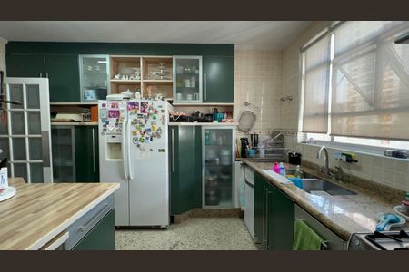 Apartamento à venda com 222m², 3 quartos e 2 vagas Apartamento à venda com 222m², 3 quartos e 2 vagasCozinha