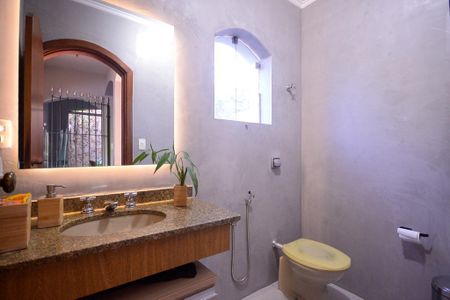 Casa à venda com 600m², 4 quartos e 2 vagas Casa à venda com 600m², 4 quartos e 2 vagasLavabo