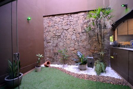 Casa à venda com 600m², 4 quartos e 2 vagas Casa à venda com 600m², 4 quartos e 2 vagasSala de Jantar