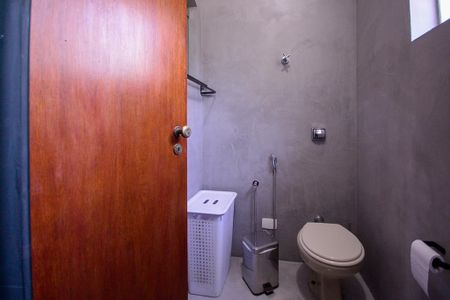 Casa à venda com 600m², 4 quartos e 2 vagas Casa à venda com 600m², 4 quartos e 2 vagasBanheiro Social