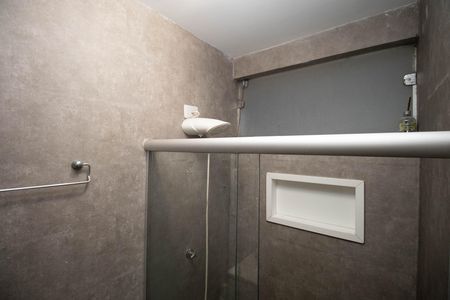 Banheiro da Suíte de kitnet/studio para alugar com 1 quarto, 49m² em Asa Norte, Brasília