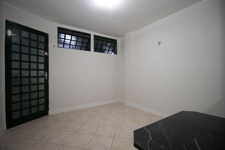 Sala de kitnet/studio para alugar com 1 quarto, 49m² em Asa Norte, Brasília