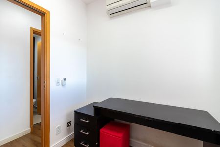 Apartamento à venda com 94m², 3 quartos e 2 vagasQuarto 2