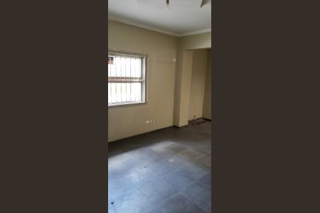 Casa para alugar com 300m², 2 quartos e sem vaga