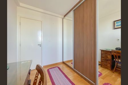Apartamento à venda com 90m², 3 quartos e 2 vagasQuarto 