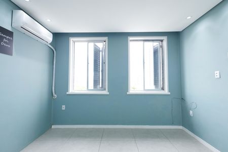 Sala de apartamento para alugar com 3 quartos, 80m² em Passo D’areia, Porto Alegre