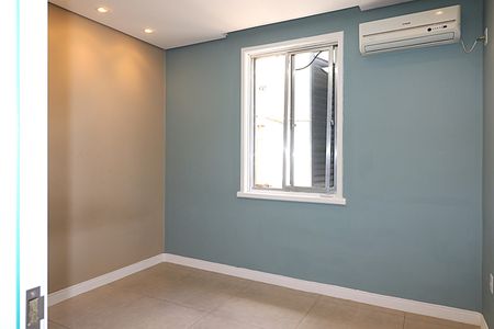 Quarto de apartamento para alugar com 3 quartos, 80m² em Passo D’areia, Porto Alegre