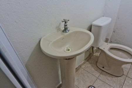 Casa para alugar com 232m², 4 quartos e 3 vagasSalão - banheiro