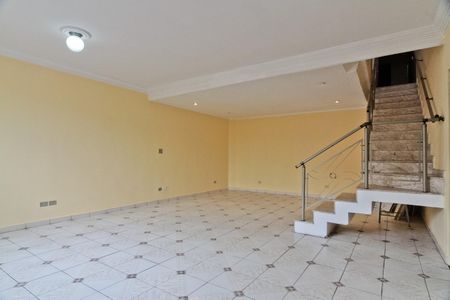 Casa para alugar com 232m², 4 quartos e 3 vagasSala