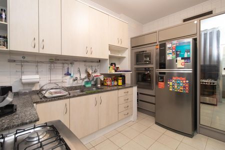 Apartamento para alugar com 186m², 4 quartos e 1 vagaCozinha e Área de Serviço