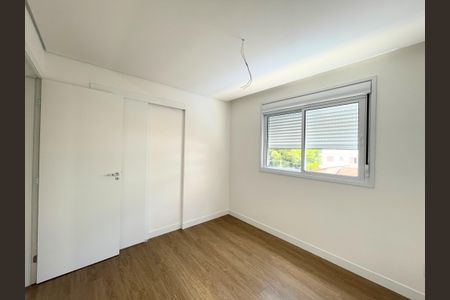 Apartamento à venda com 315m², 4 quartos e 4 vagasSemi-suíte 2