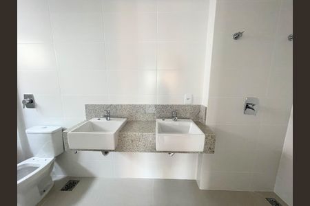 Apartamento à venda com 315m², 4 quartos e 4 vagasBanheiro suíte Master