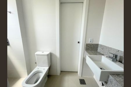 Apartamento à venda com 315m², 4 quartos e 4 vagasBanheiro semi-suíte