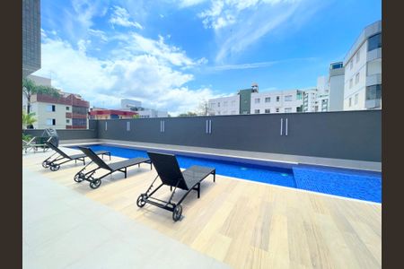 Apartamento à venda com 315m², 4 quartos e 4 vagasPiscina