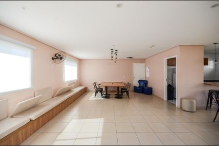 Apartamento para alugar com 44m², 2 quartos e 1 vagaÁrea comum - Salão de festas