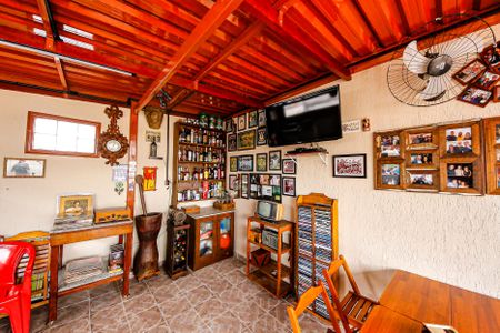 Casa à venda com 261m², 6 quartos e 1 vagaÁrea comum