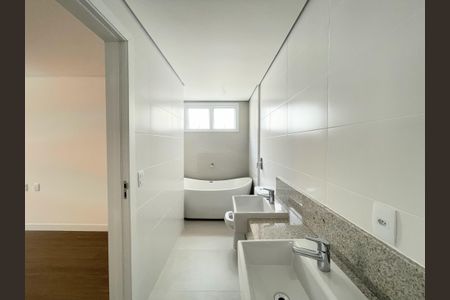 Apartamento à venda com 156m², 4 quartos e 4 vagasBanheiro Suíte master