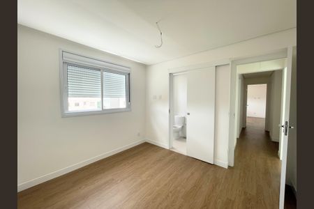 Apartamento à venda com 156m², 4 quartos e 4 vagasSemi-Suíte 1