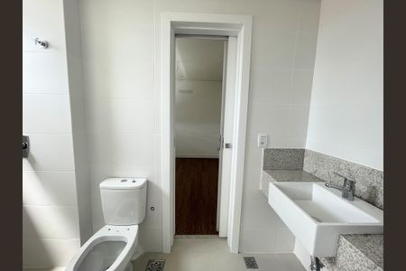 Apartamento à venda com 156m², 4 quartos e 4 vagasBanheiro Semi-Suíte 1 e 2 