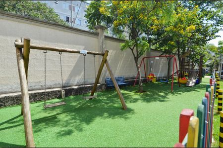 Apartamento para alugar com 45m², 2 quartos e 1 vaga Apartamento para alugar com 45m², 2 quartos e 1 vagaÁrea comum - Playground