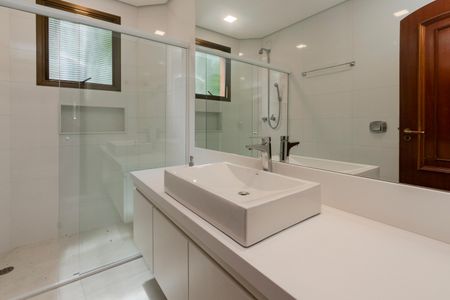 Apartamento para alugar com 180m², 3 quartos e 3 vagas Apartamento para alugar com 180m², 3 quartos e 3 vagasBanheiro Social