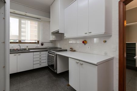 Apartamento para alugar com 180m², 3 quartos e 3 vagas Apartamento para alugar com 180m², 3 quartos e 3 vagasCozinha