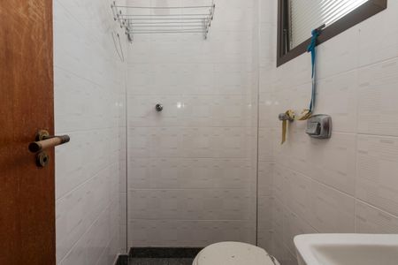 Apartamento para alugar com 180m², 3 quartos e 3 vagas Apartamento para alugar com 180m², 3 quartos e 3 vagasBanheiro de Serviço