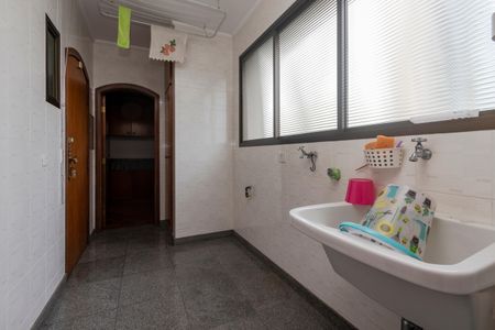 Apartamento para alugar com 180m², 3 quartos e 3 vagas Apartamento para alugar com 180m², 3 quartos e 3 vagasÁrea de Serviço