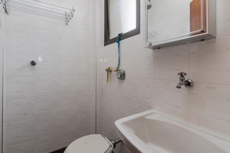 Apartamento para alugar com 180m², 3 quartos e 3 vagas Apartamento para alugar com 180m², 3 quartos e 3 vagasBanheiro de Serviço