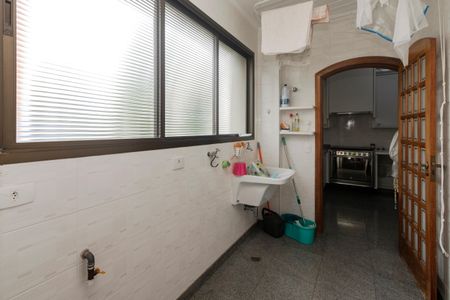 Apartamento para alugar com 180m², 3 quartos e 3 vagas Apartamento para alugar com 180m², 3 quartos e 3 vagasÁrea de Serviço
