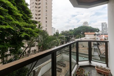 Apartamento para alugar com 180m², 3 quartos e 3 vagas Apartamento para alugar com 180m², 3 quartos e 3 vagasVaranda da Suíte