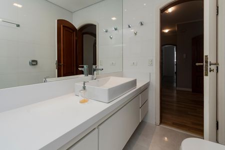 Apartamento para alugar com 180m², 3 quartos e 3 vagas Apartamento para alugar com 180m², 3 quartos e 3 vagasBanheiro Social