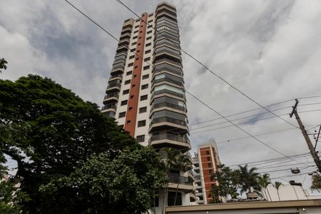 Apartamento para alugar com 180m², 3 quartos e 3 vagas Apartamento para alugar com 180m², 3 quartos e 3 vagasFachada
