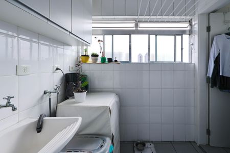 Apartamento à venda com 72m², 3 quartos e 1 vagaÁrea de Serviço