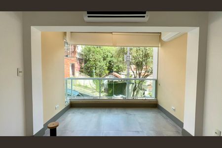 Apartamento à venda com 84m², 3 quartos e 2 vagasVaranda