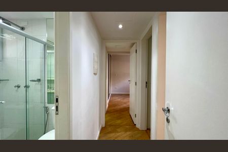 Apartamento à venda com 84m², 3 quartos e 2 vagasCorredor