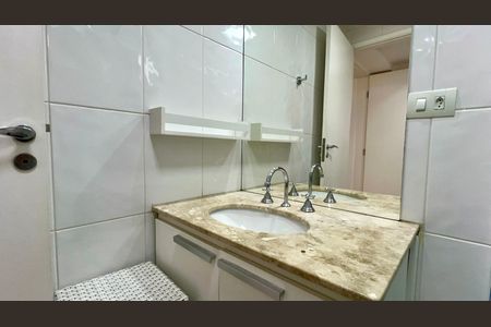 Apartamento à venda com 84m², 3 quartos e 2 vagasBanheiro